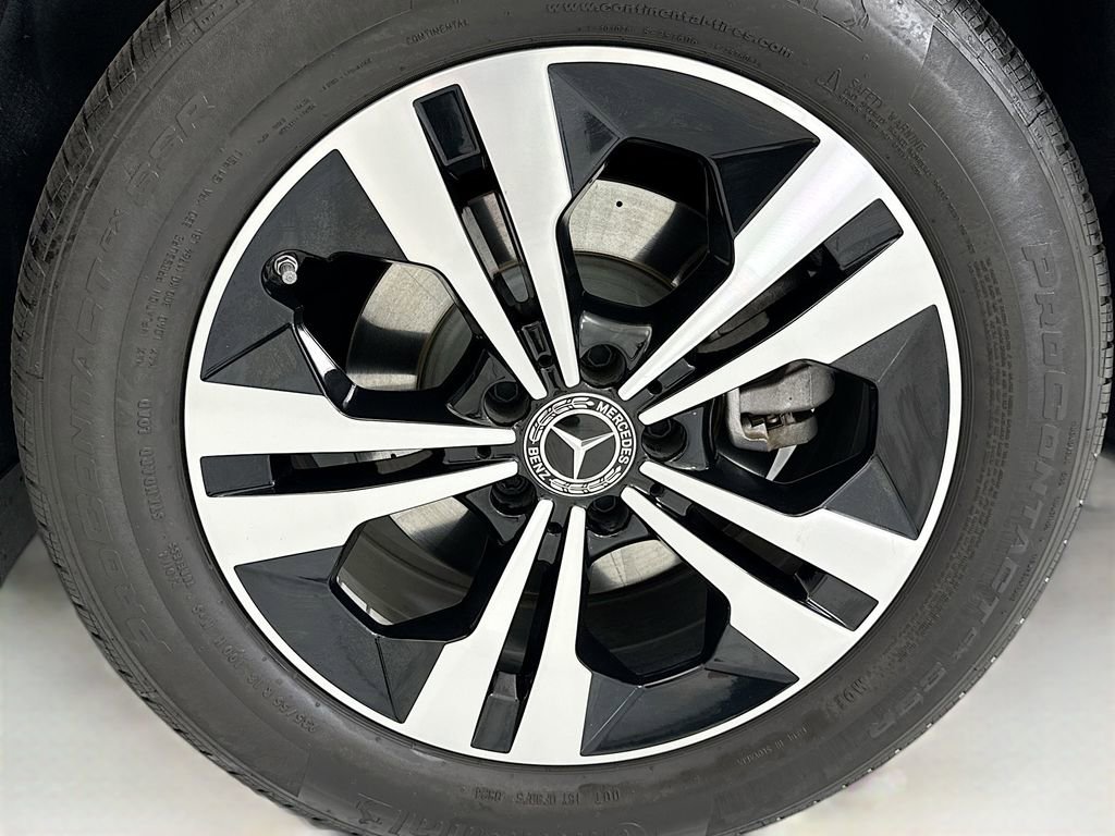 Used 2025 Mercedes-Benz GLB 250 image 29