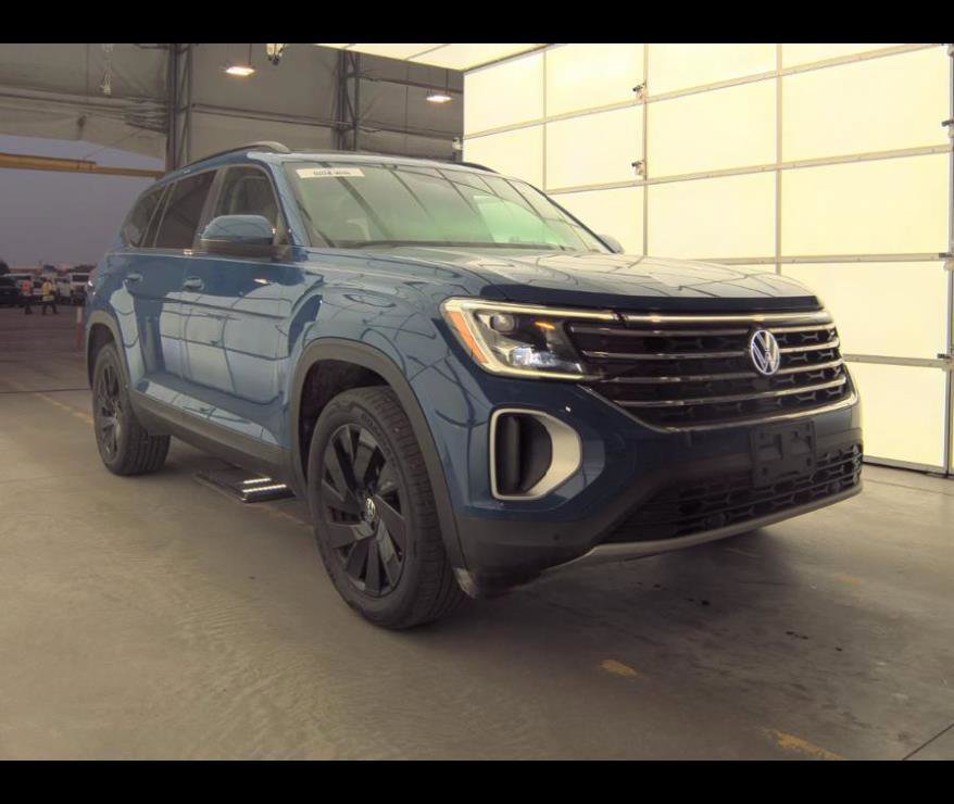 Used 2025 Volkswagen Atlas SE FWD image 1