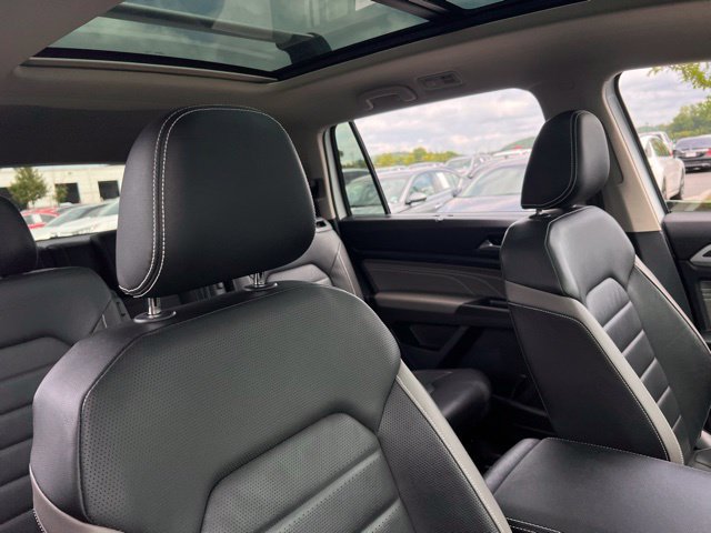 Used 2023 Volkswagen Atlas SEL Premium AWD/4WD image 35