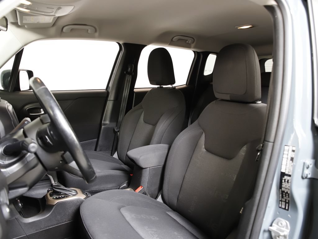 Used 2017 Jeep Renegade Latitude w/ Cold Weather Group AWD/4WD image 23