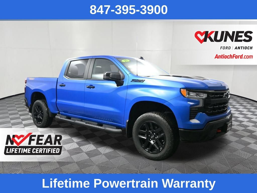 Used 2025 Chevrolet Silverado 1500 LT Trail Boss w/ LPO, Dark Essentials Package AWD/4WD image 3