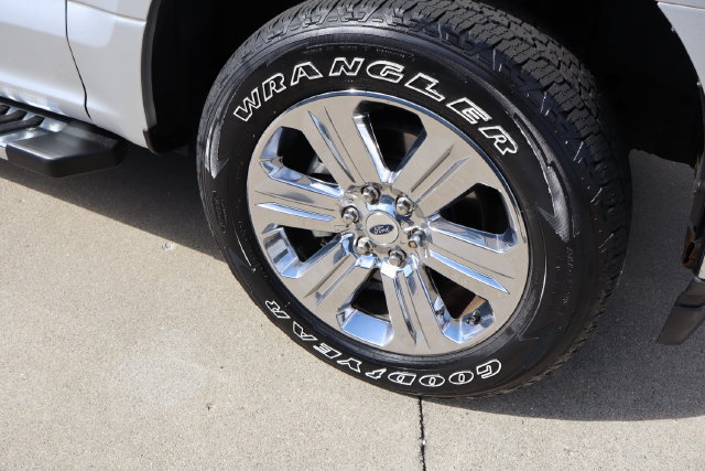 Used 2019 Ford F150 XLT w/ Equipment Group 302A Luxury AWD/4WD image 8