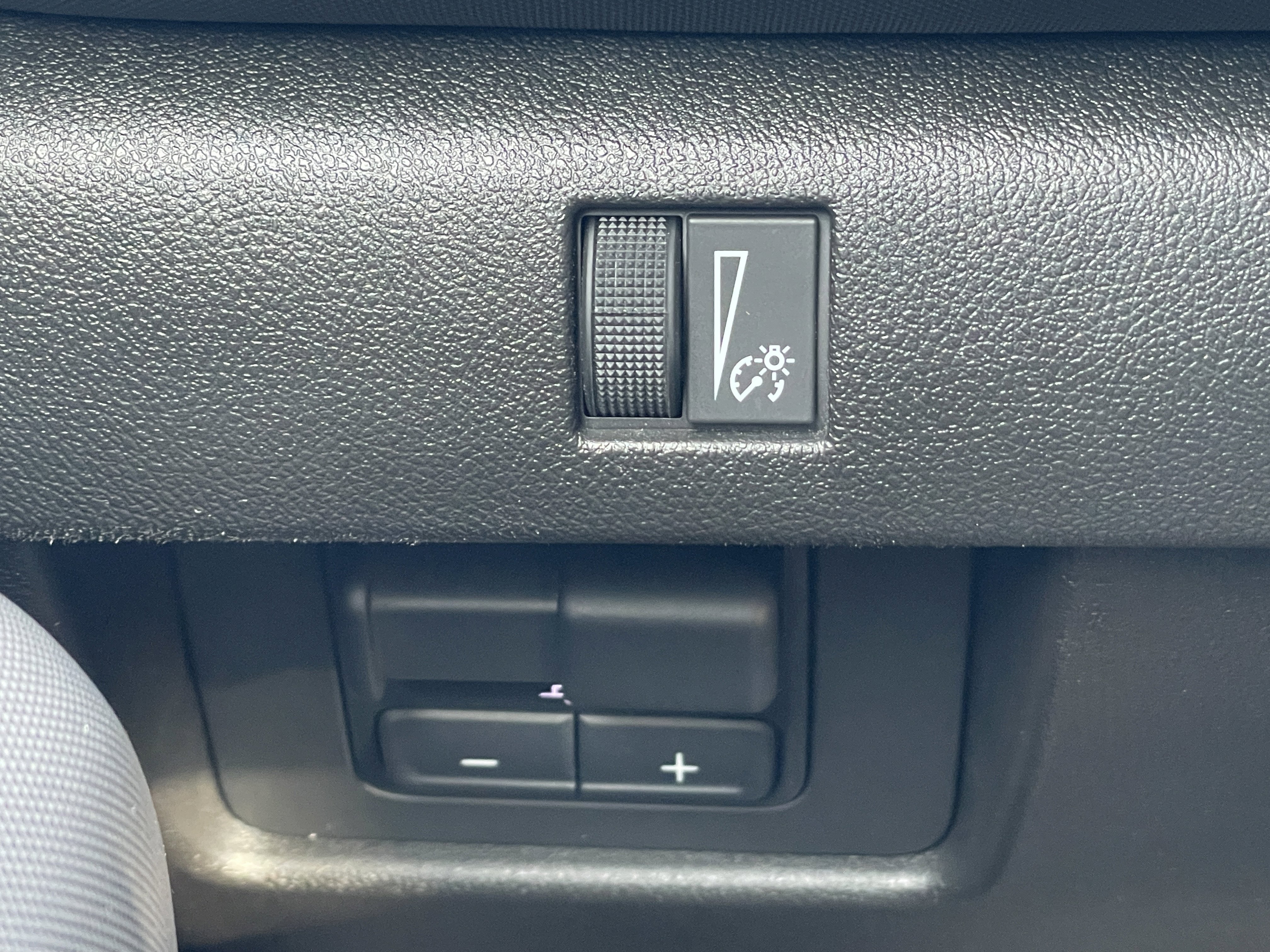 Used 2024 Chevrolet Colorado Z71 w/ Z71 Convenience Package 2 image 23