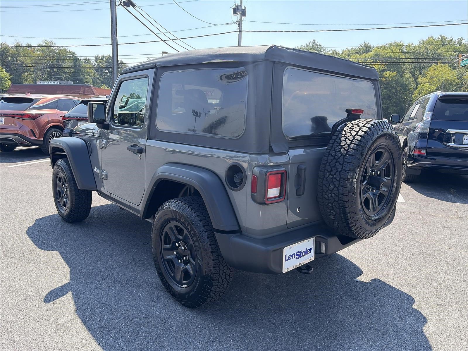 Used 2018 Jeep Wrangler Sport AWD/4WD image 3