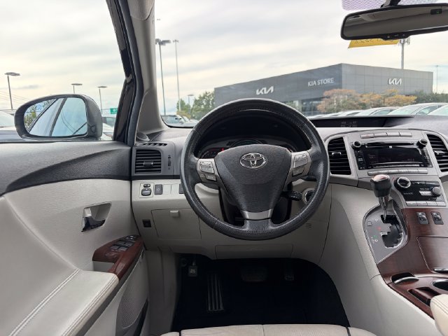 Used 2011 Toyota Venza AWD w/ Comfort Pkg image 6