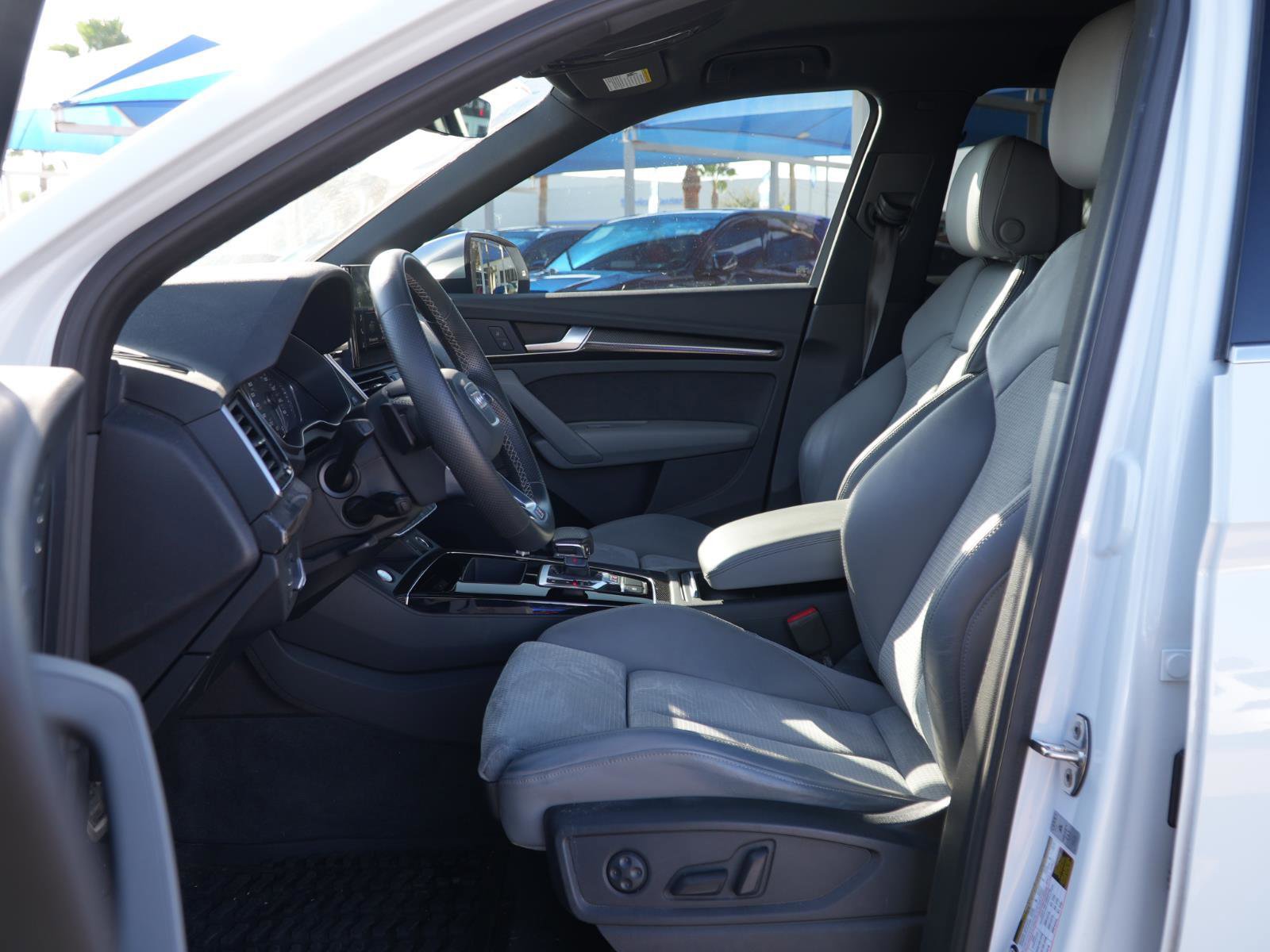 Used 2022 Audi SQ5 Premium w/ Convenience Package image 14