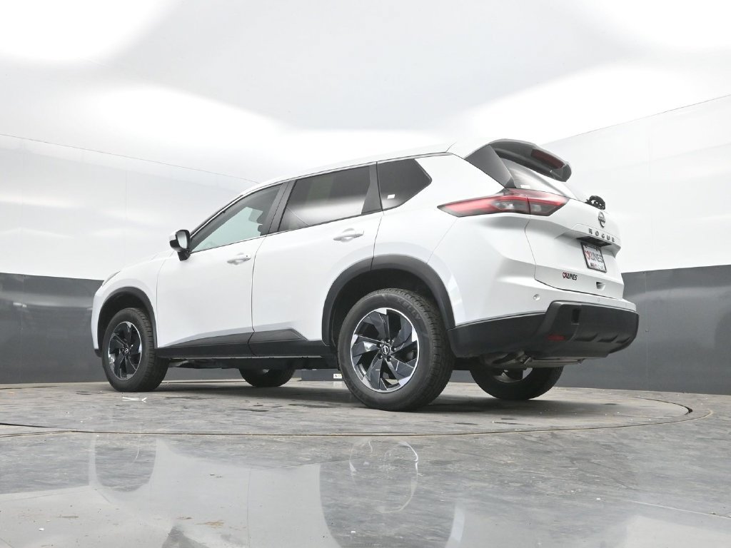 Used 2025 Nissan Rogue SV FWD image 35