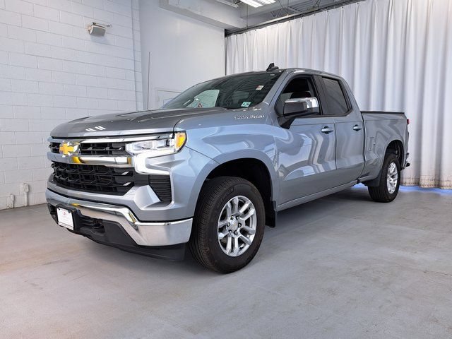 Used 2023 Chevrolet Silverado 1500 LT AWD/4WD image 2