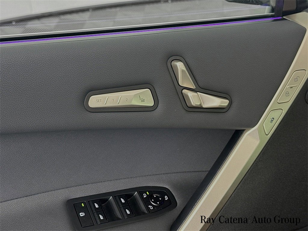 Used 2025 BMW iX xDrive50 w/ Premium Package image 18
