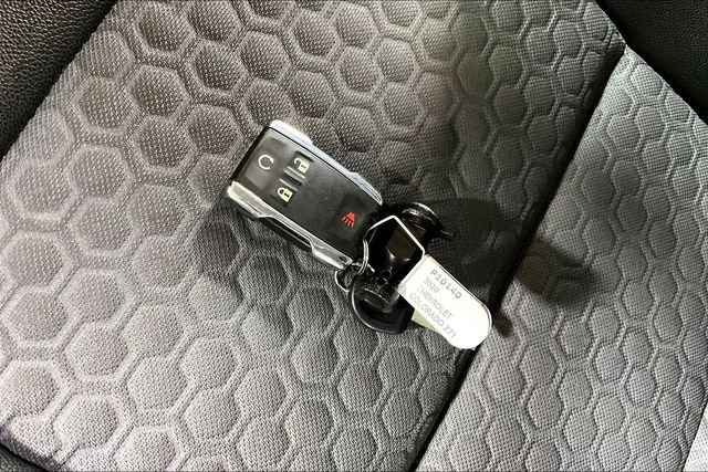 Used 2020 Chevrolet Colorado Z71 w/ Z71 Midnight Edition AWD/4WD image 32