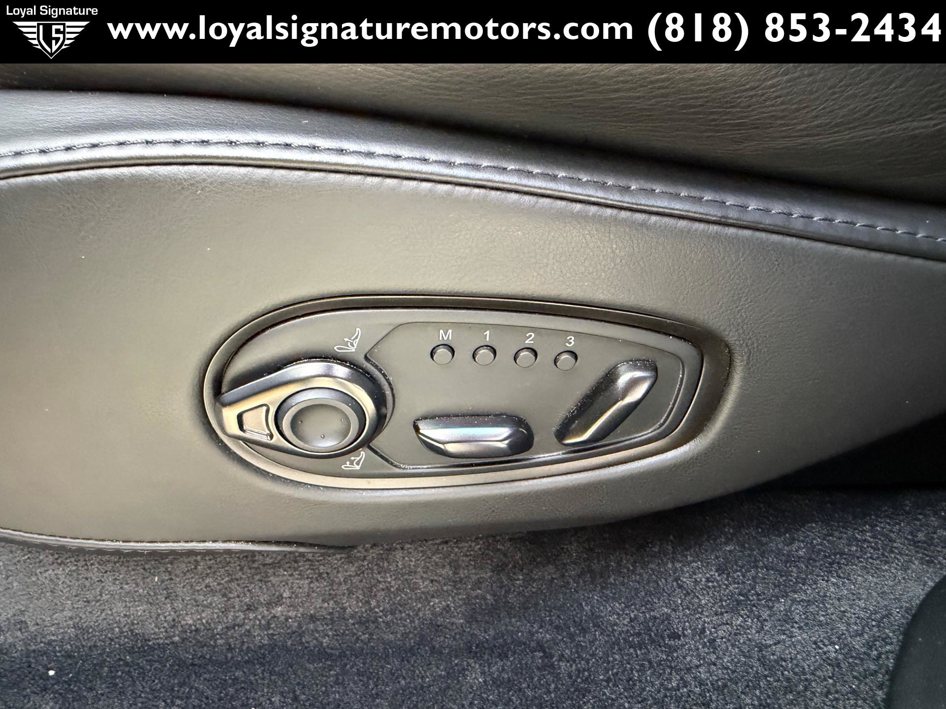 Used 2021 Aston Martin DBX AWD/4WD image 24