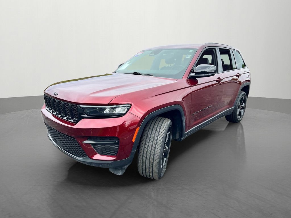 Used 2022 Jeep Grand Cherokee Altitude AWD/4WD image 6
