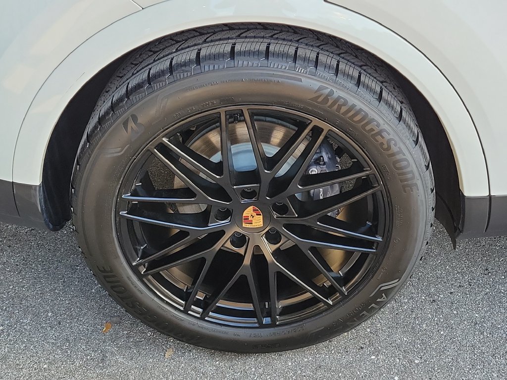 Certified 2026 Porsche Cayenne AWD/4WD image 14