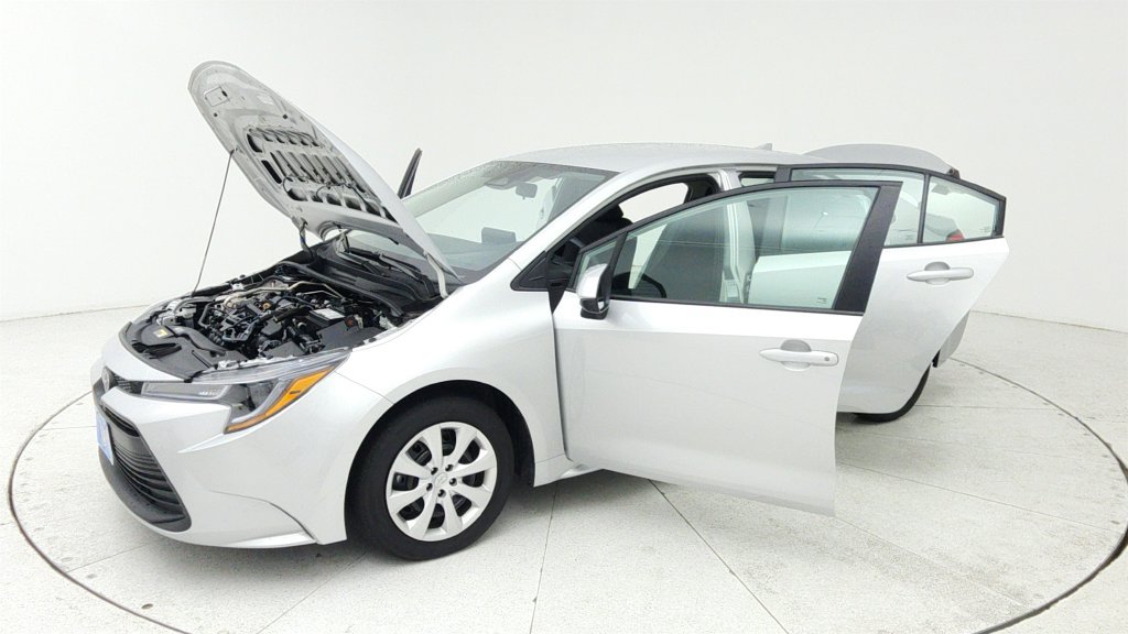 Used 2025 Toyota Corolla LE FWD image 10