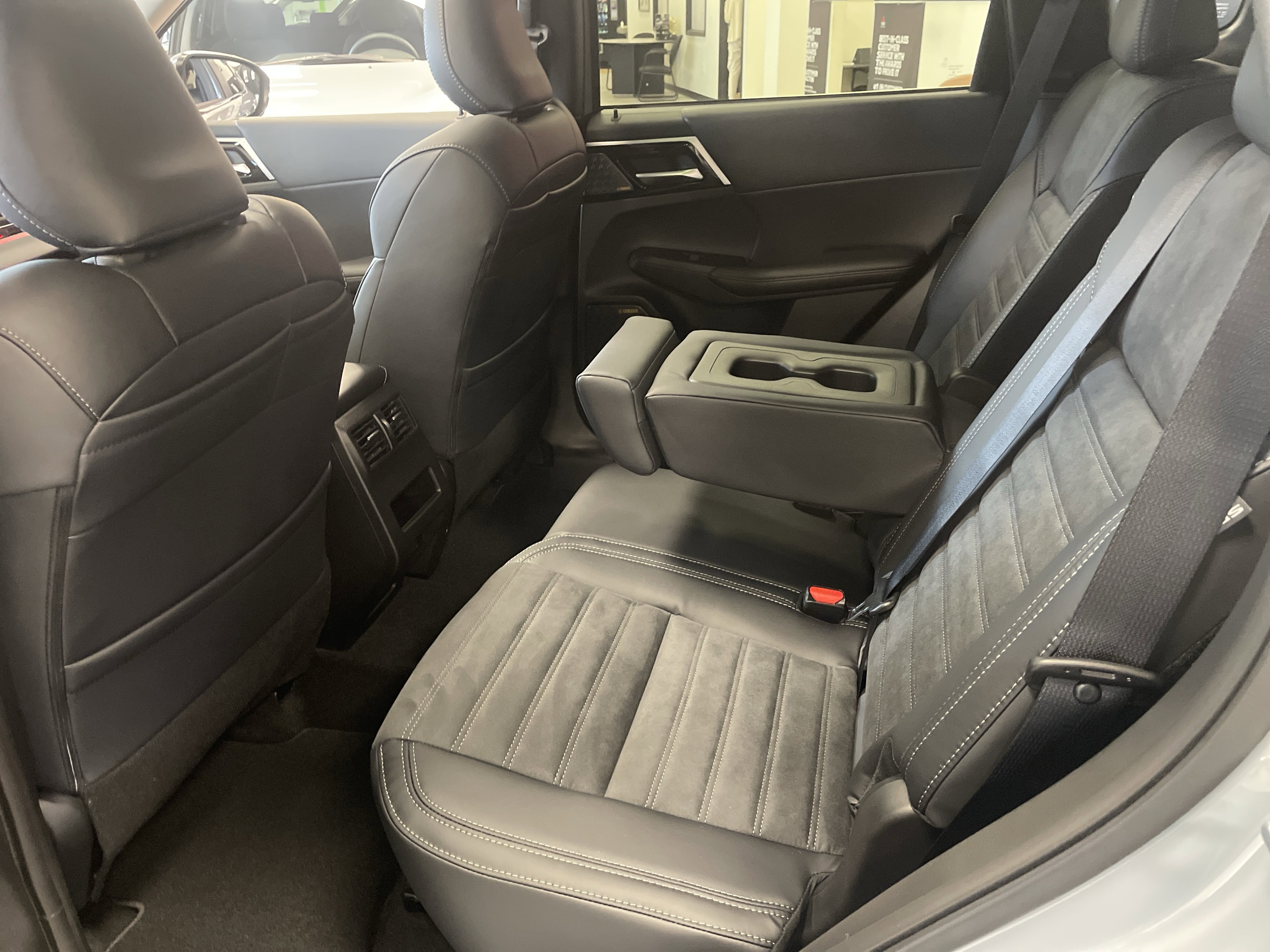 New 2026 Mitsubishi Outlander SE AWD/4WD image 10