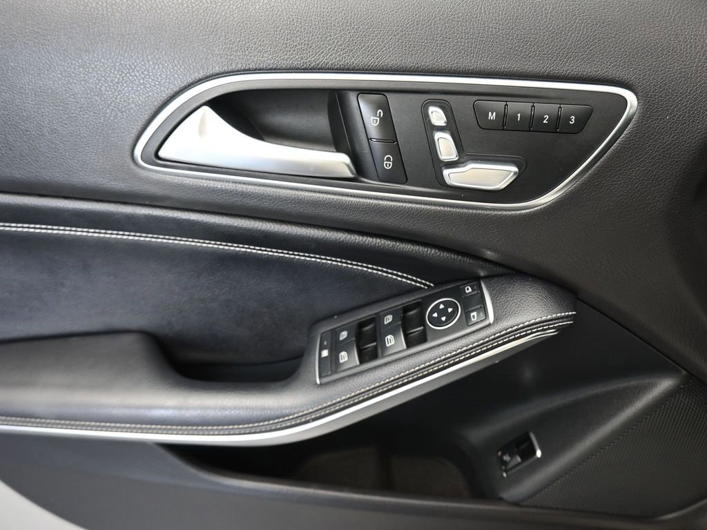 Used 2018 Mercedes-Benz GLA 250 4MATIC image 10