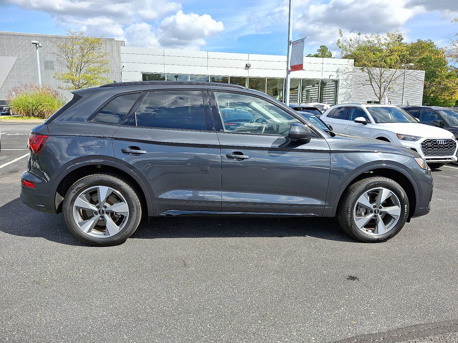 Certified 2025 Audi Q5 2.0T Premium image 7