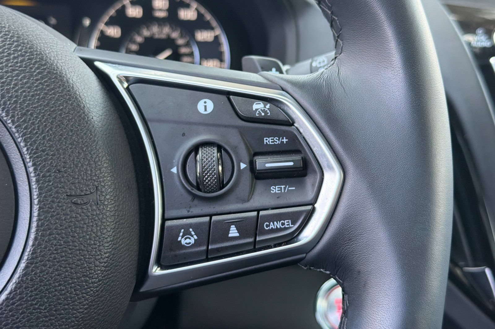 Certified 2025 Acura RDX SH-AWD image 28