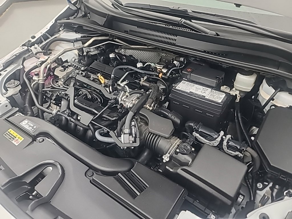 Used 2025 Toyota Corolla LE FWD image 39