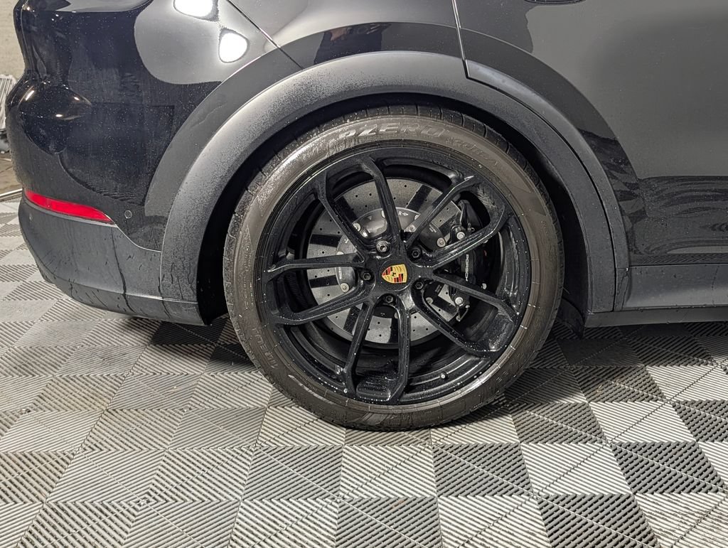 Certified 2024 Porsche Cayenne Turbo GT AWD/4WD image 12