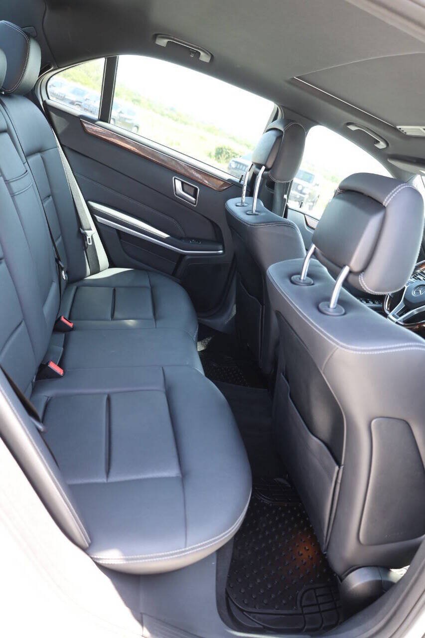 Used 2016 Mercedes-Benz E 350 4MATIC Sedan image 16