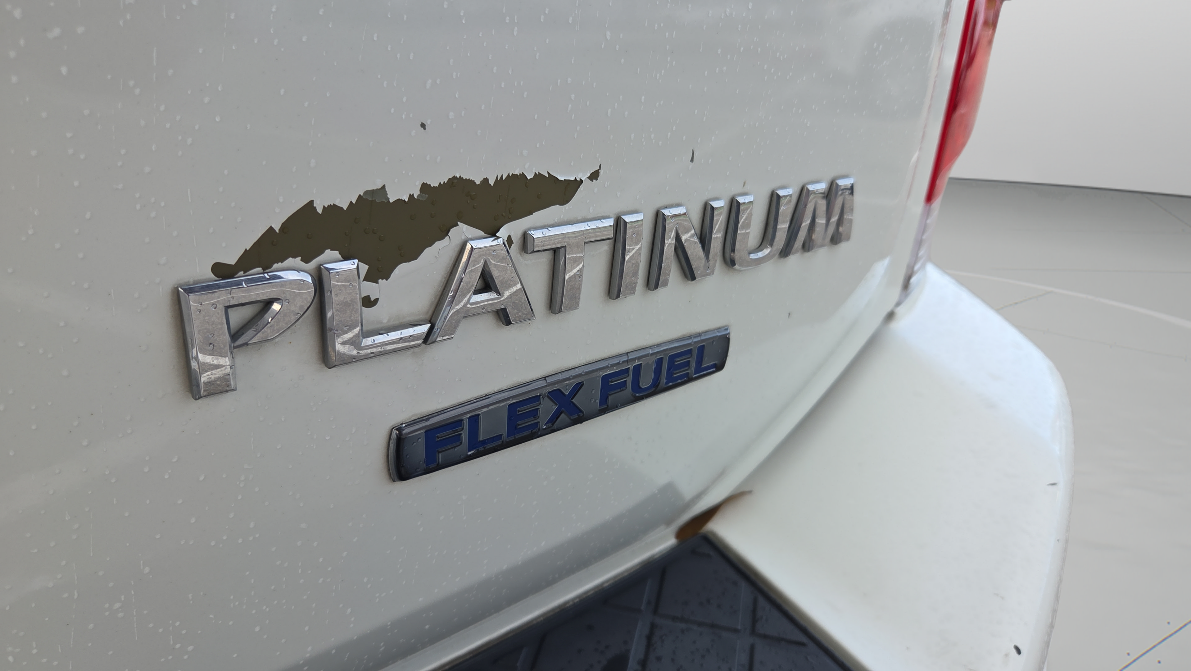 Used 2015 Nissan Armada Platinum w/ 2nd Row Captain Seat Package RWD image 34