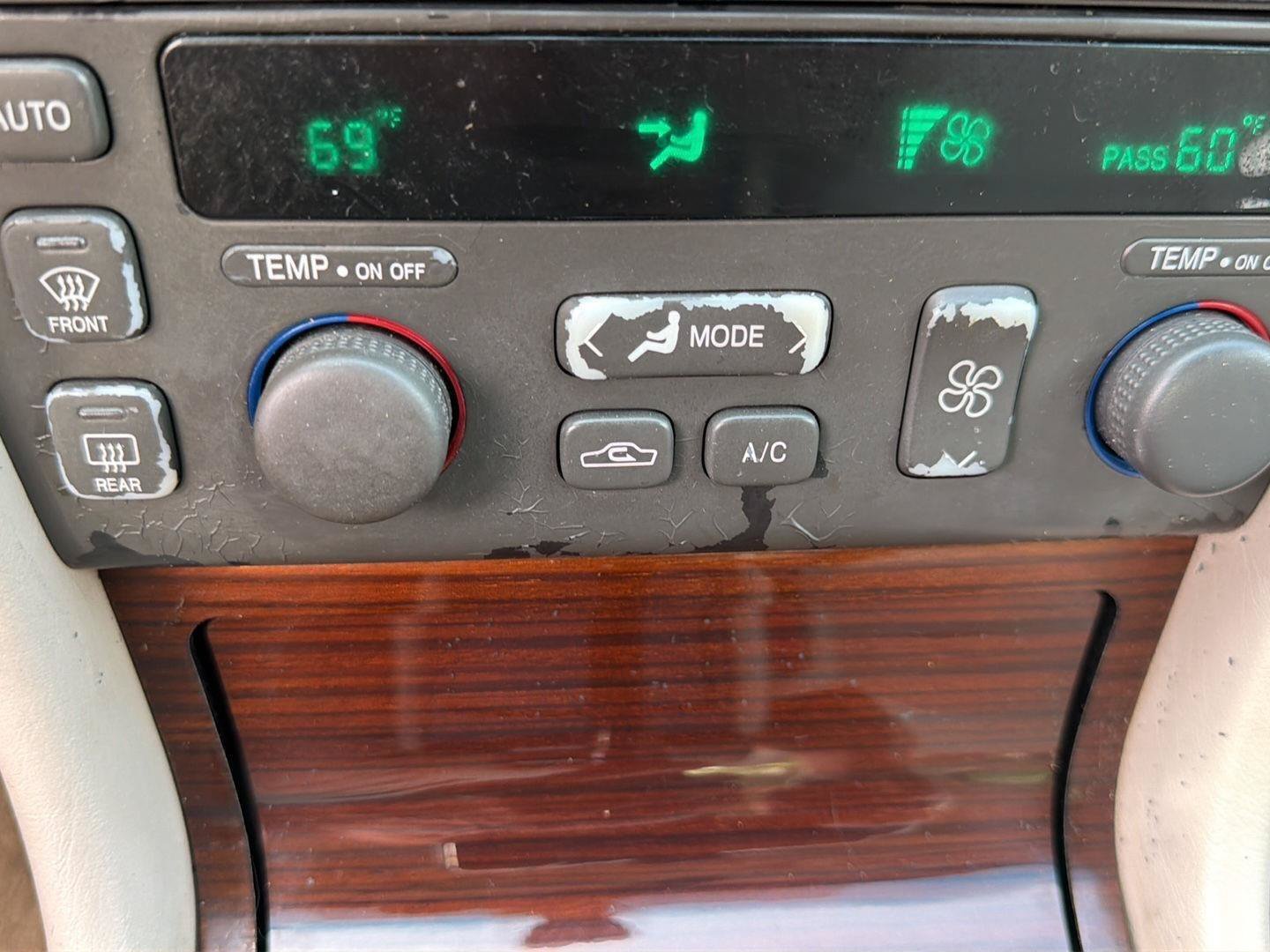 Used 2003 Cadillac Seville STS w/ Preferred Equipment Group FWD image 9