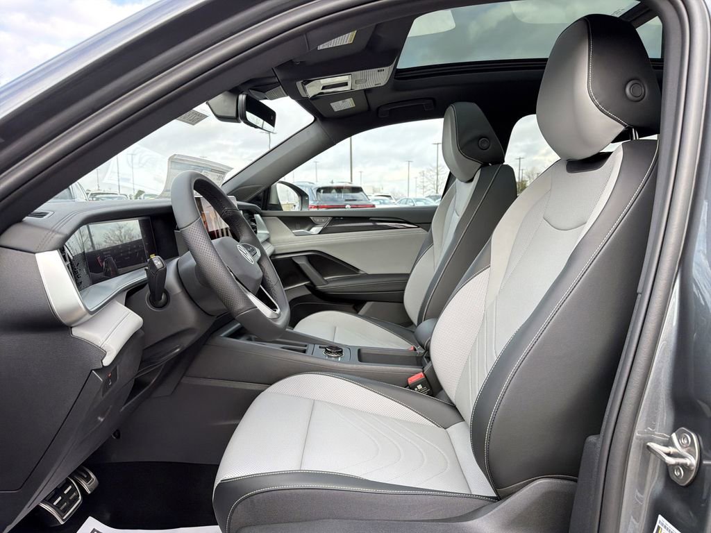 New 2026 Volkswagen Tiguan SE R-Line image 11