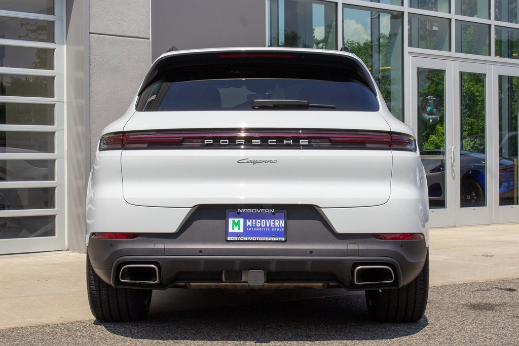 Used 2025 Porsche Cayenne w/ Premium Package Plus image 9