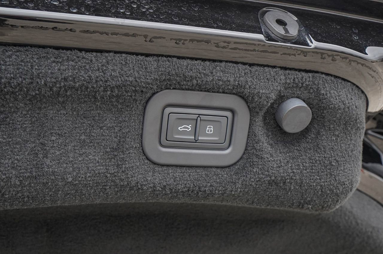 Used 2024 Bentley Continental GT AWD/4WD image 46