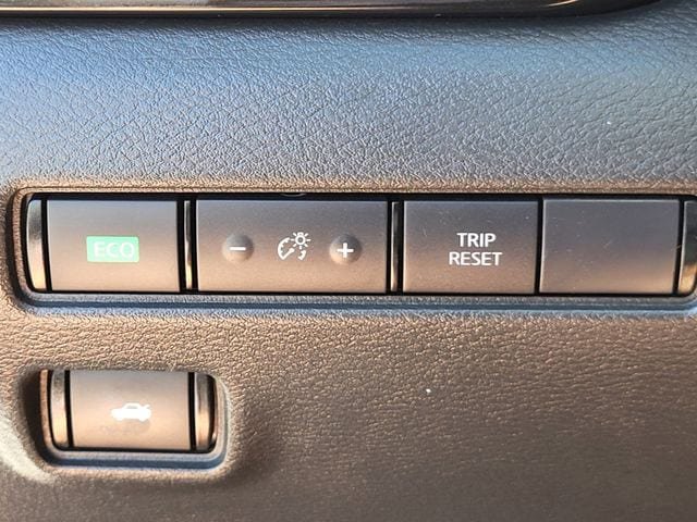 Certified 2021 Nissan Sentra SV FWD image 9