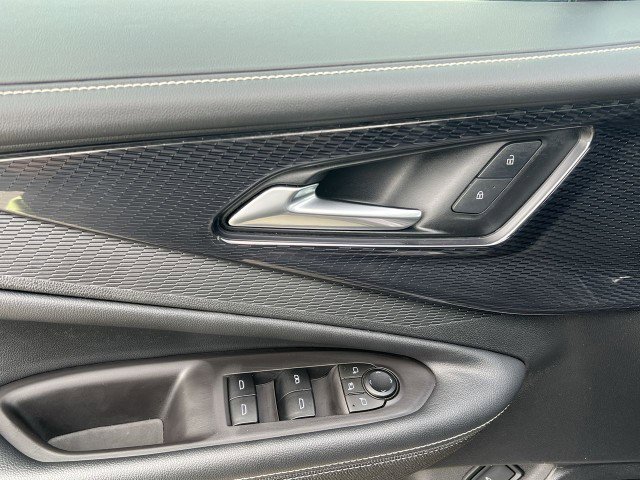 Used 2024 Chevrolet Blazer EV LT image 23