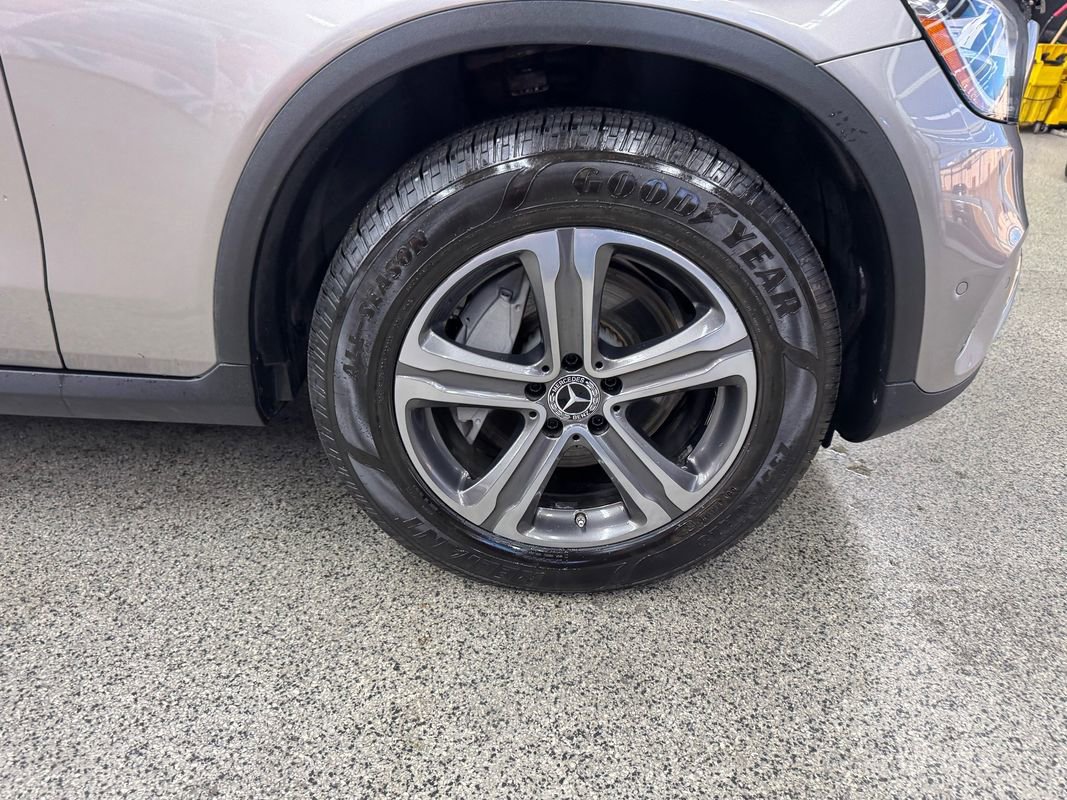 Used 2021 Mercedes-Benz GLC 300 4MATIC image 39