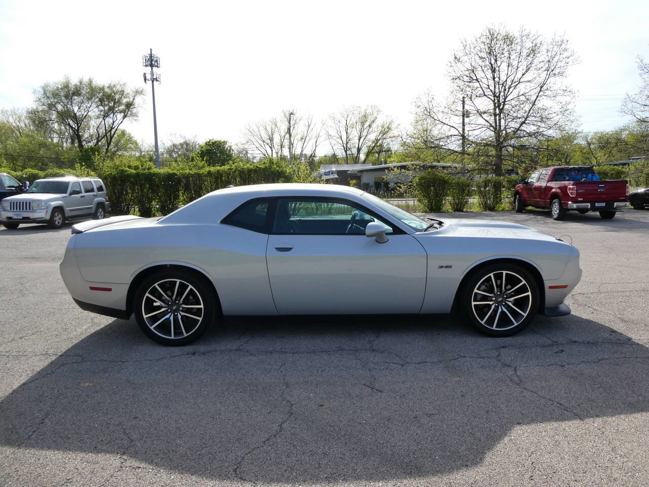 Used 2023 Dodge Challenger R/T RWD image 4