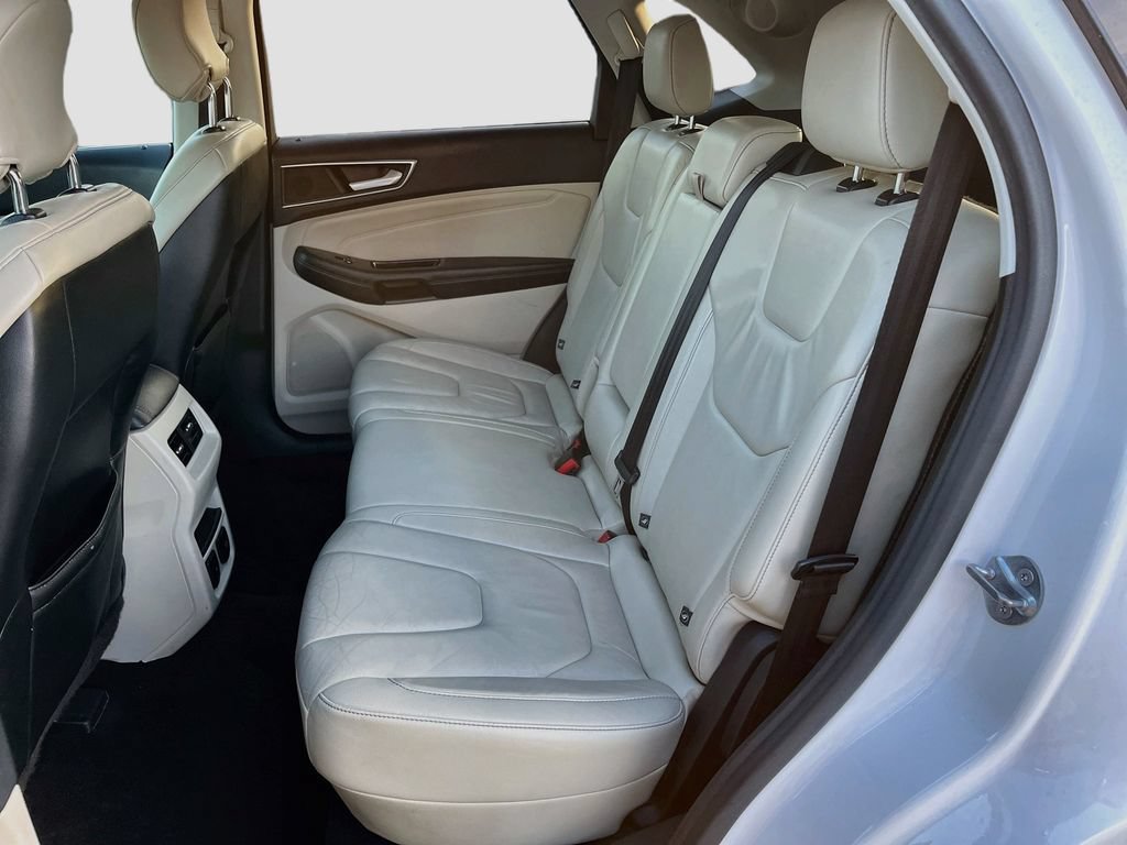 Used 2015 Ford Edge Titanium w/ Technology Package FWD image 24