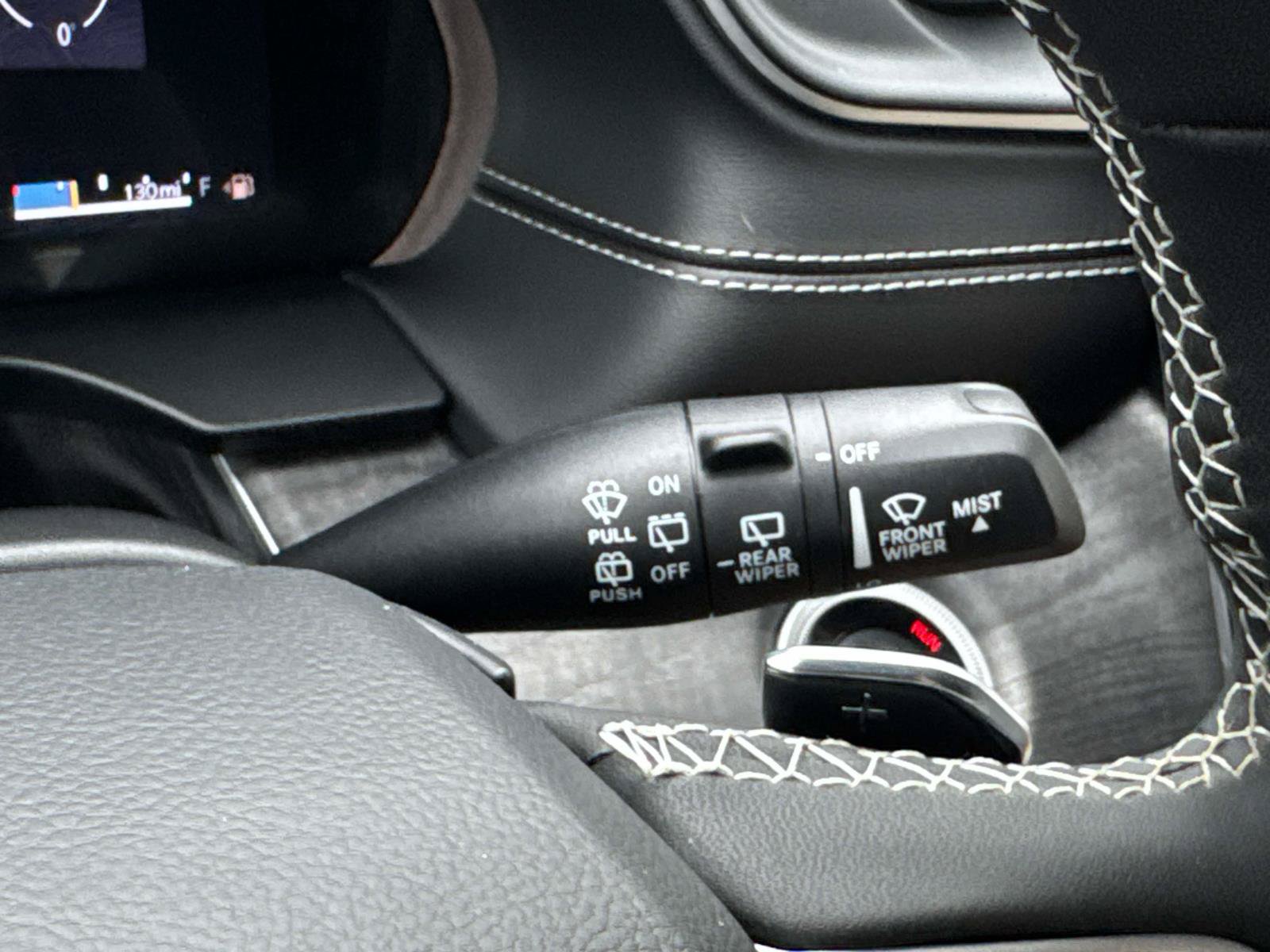 Used 2025 Jeep Grand Cherokee Limited AWD/4WD image 12