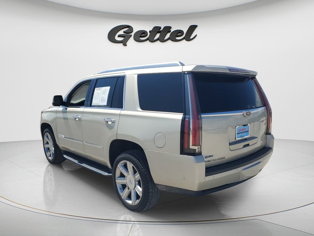 Used 2017 Cadillac Escalade Luxury AWD/4WD image 7