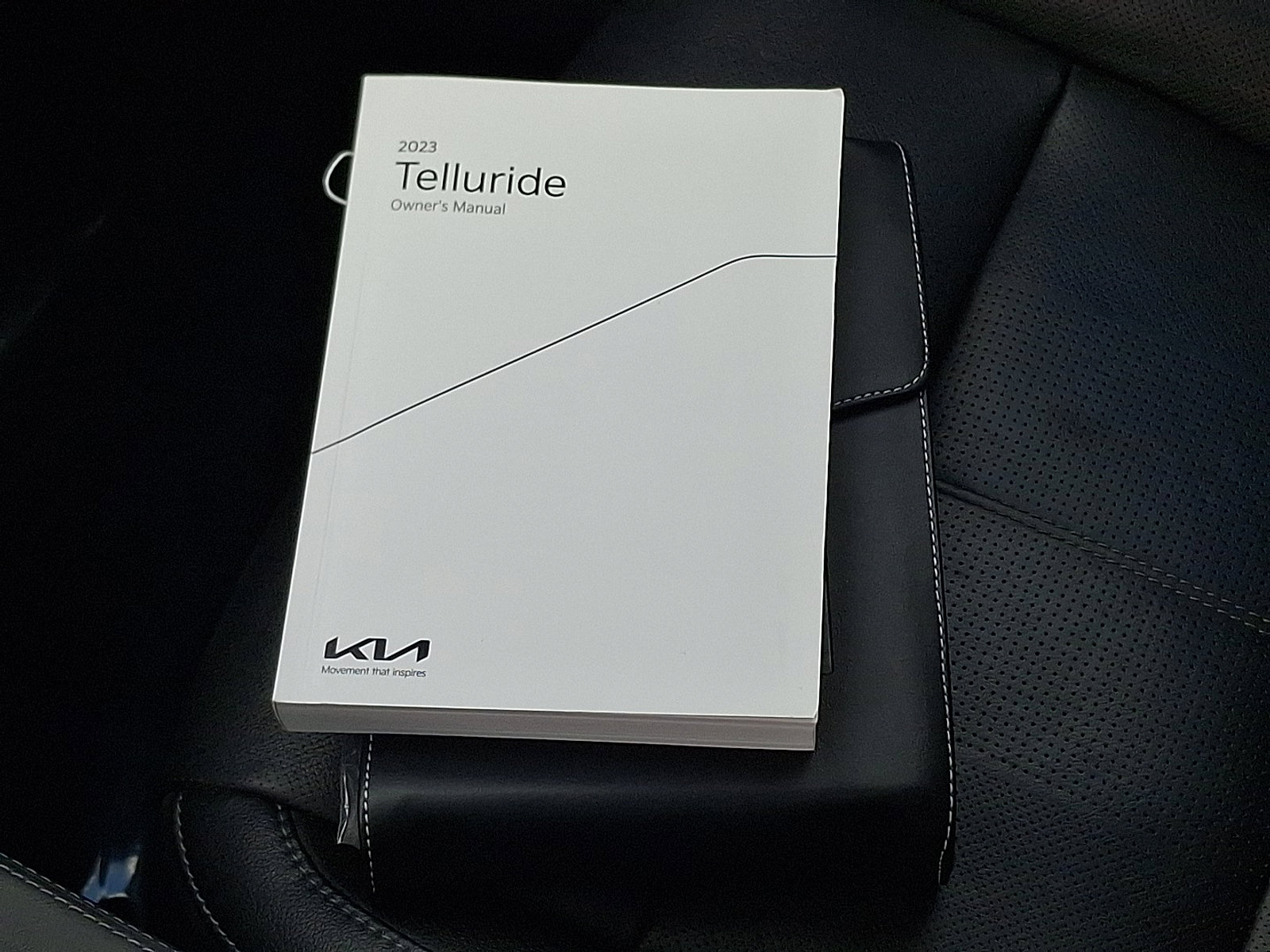 Used 2023 Kia Telluride EX w/ EX Captain's Chair Package image 30