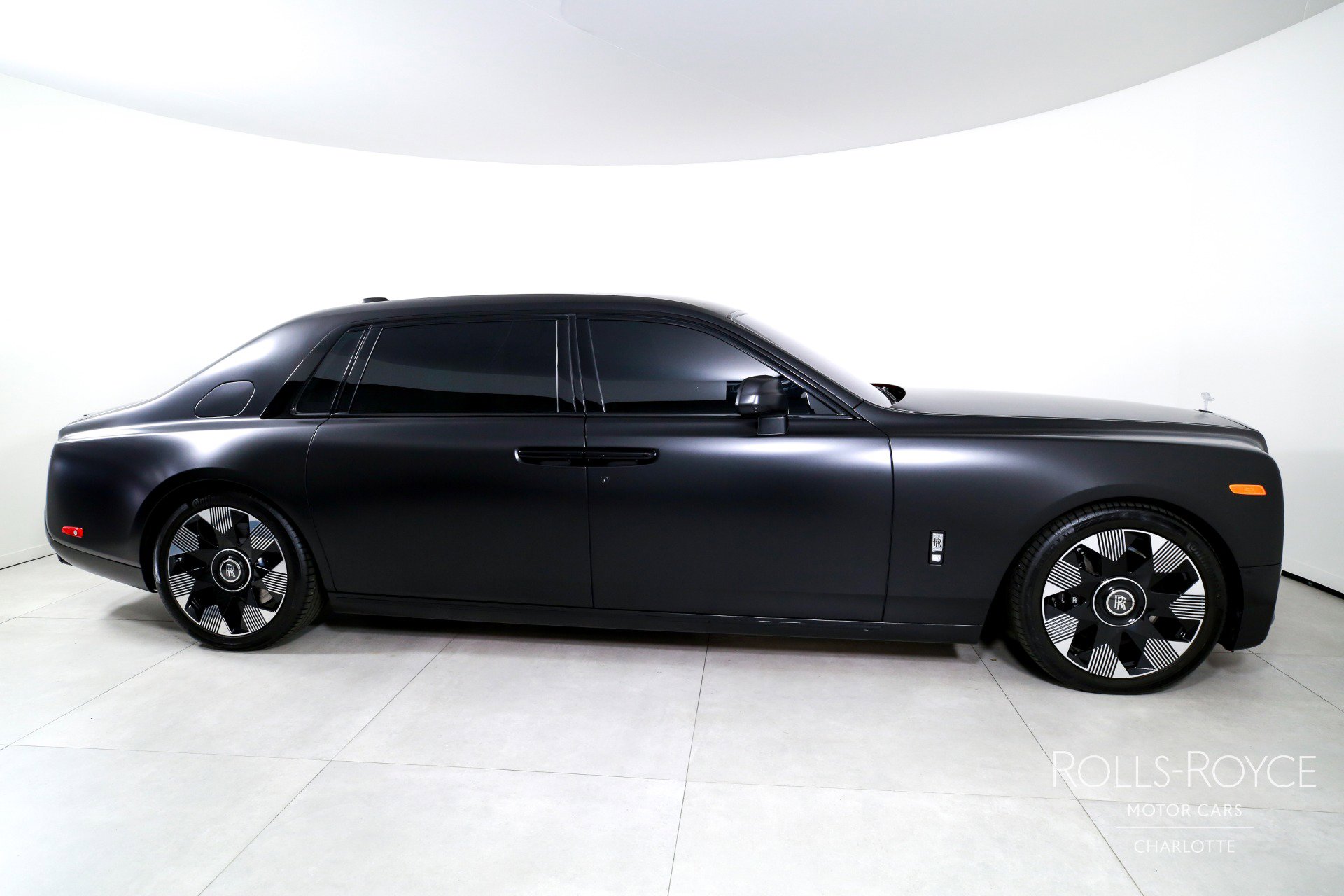 Used 2024 Rolls-Royce Phantom Extended Wheelbase w/ The Phantom Package image 10