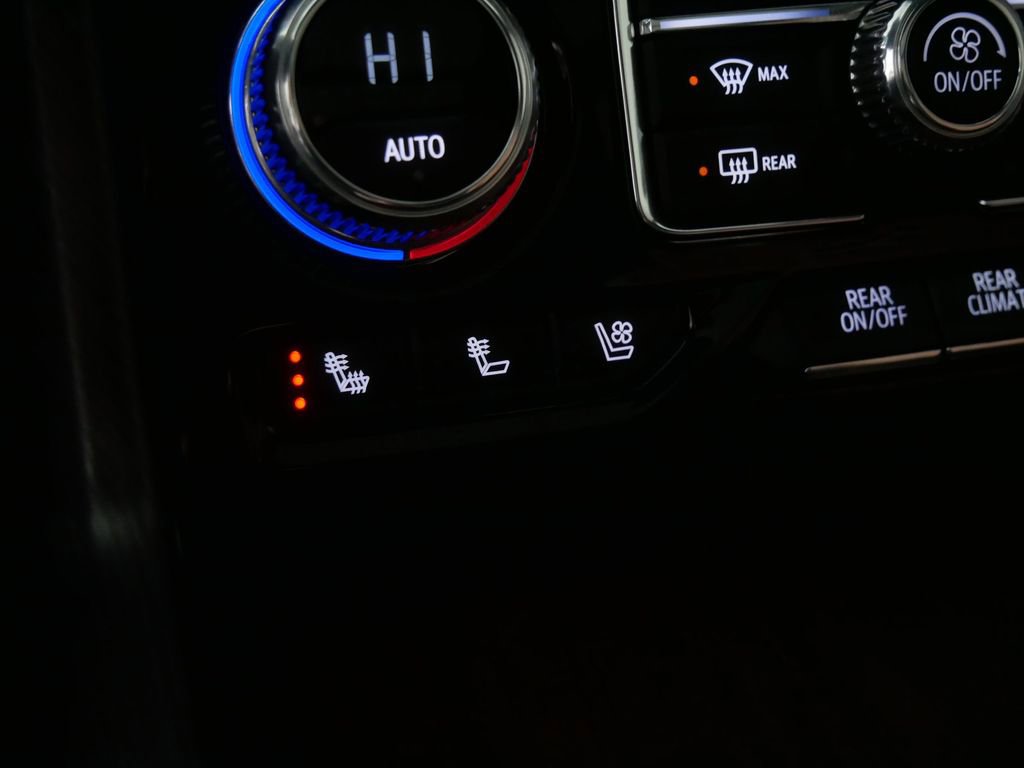 Used 2024 GMC Yukon XL Denali Ultimate image 26