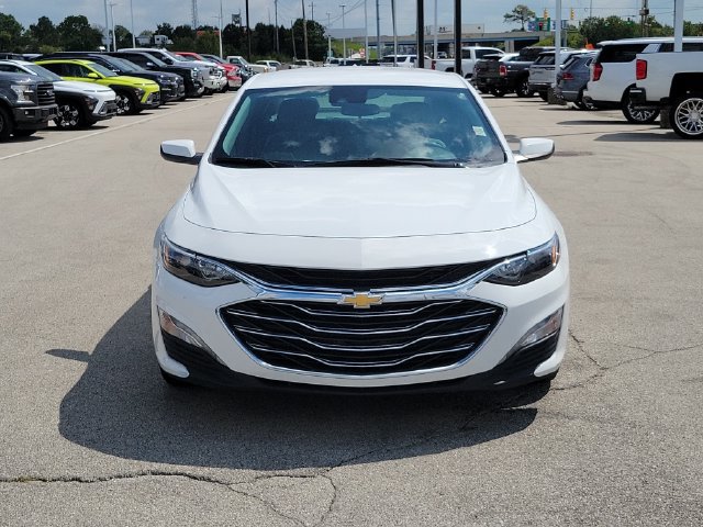 Used 2025 Chevrolet Malibu LT FWD image 2
