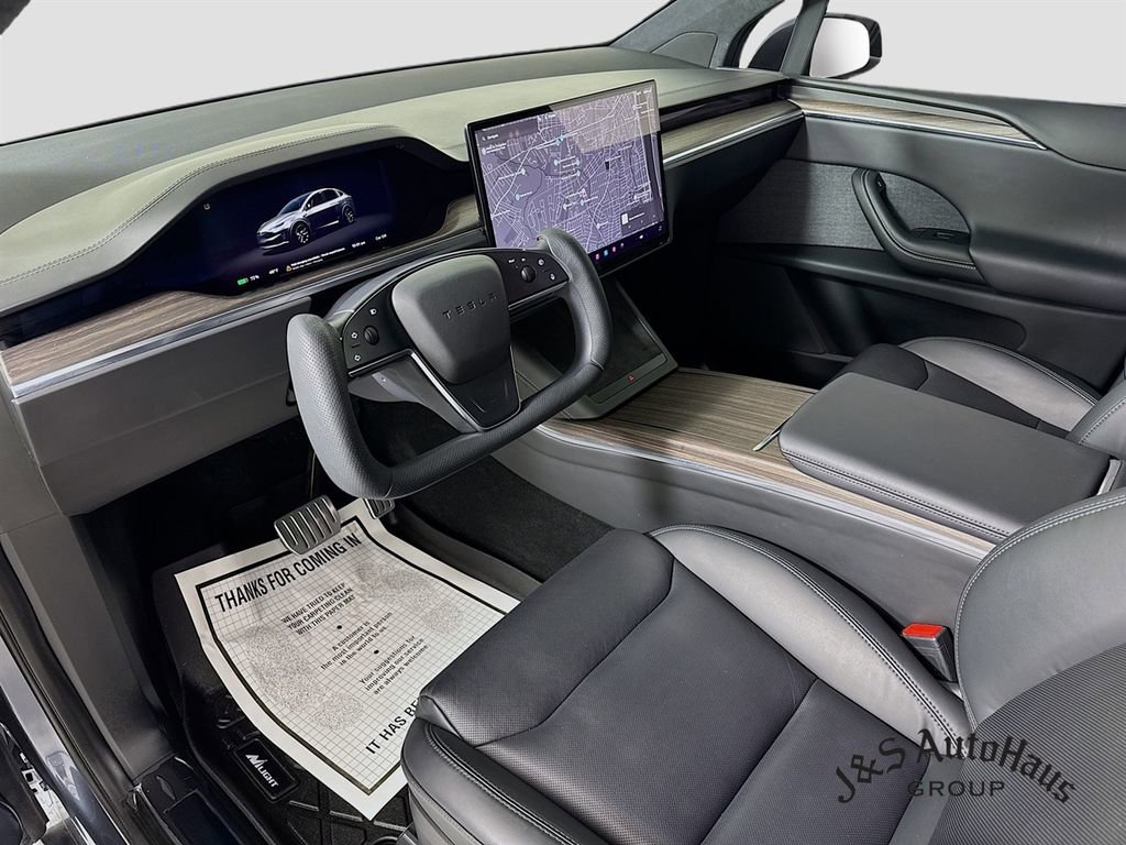 Used 2023 Tesla Model X image 9