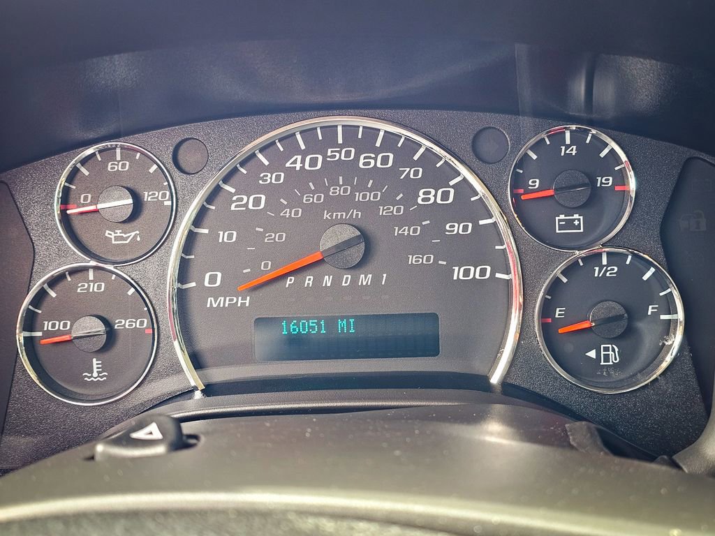 Used 2024 Chevrolet Express 2500 w/ Driver Convenience Package image 13