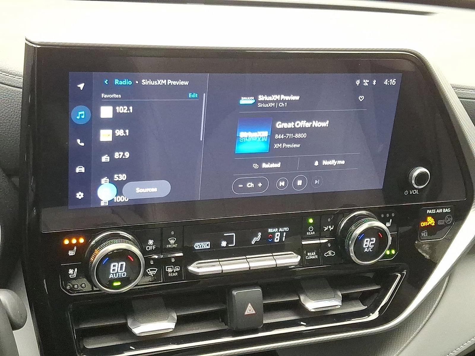 Used 2024 Toyota Highlander Platinum image 14