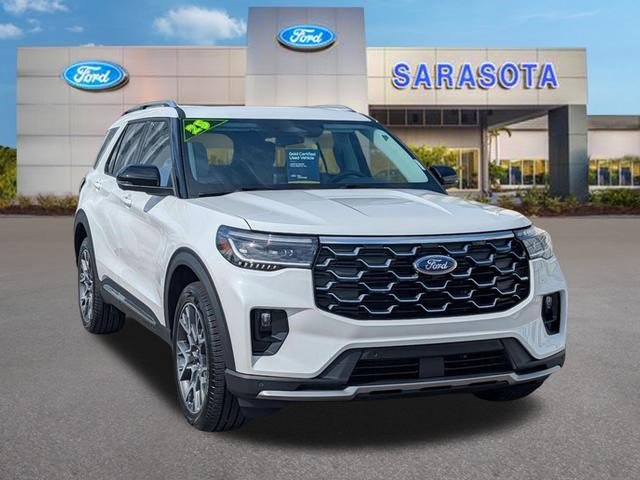 Used 2025 Ford Explorer Platinum w/ Ultimate Package AWD/4WD image 1