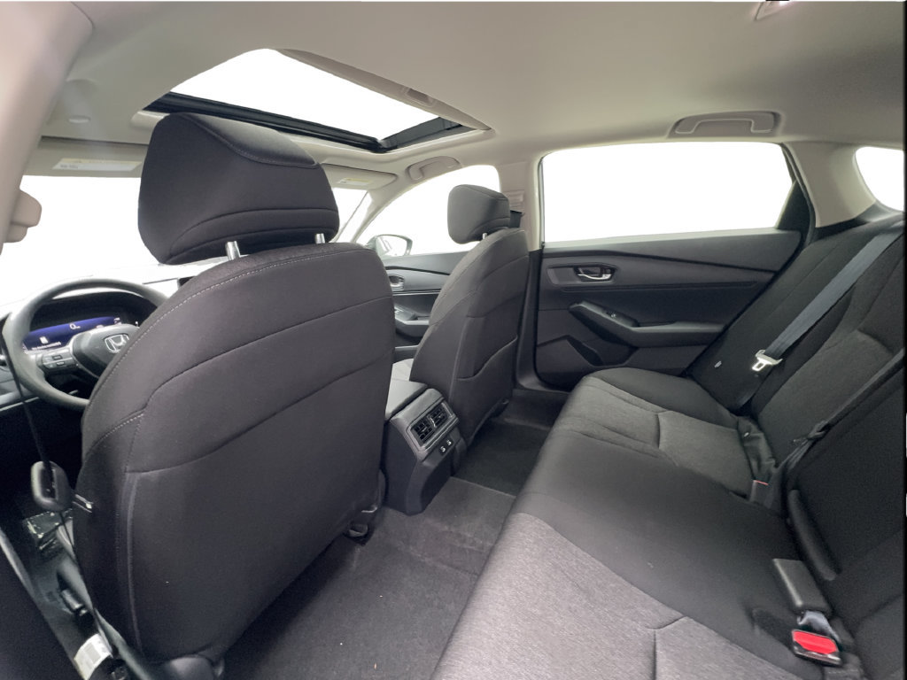 Used 2025 Honda Accord SE image 30