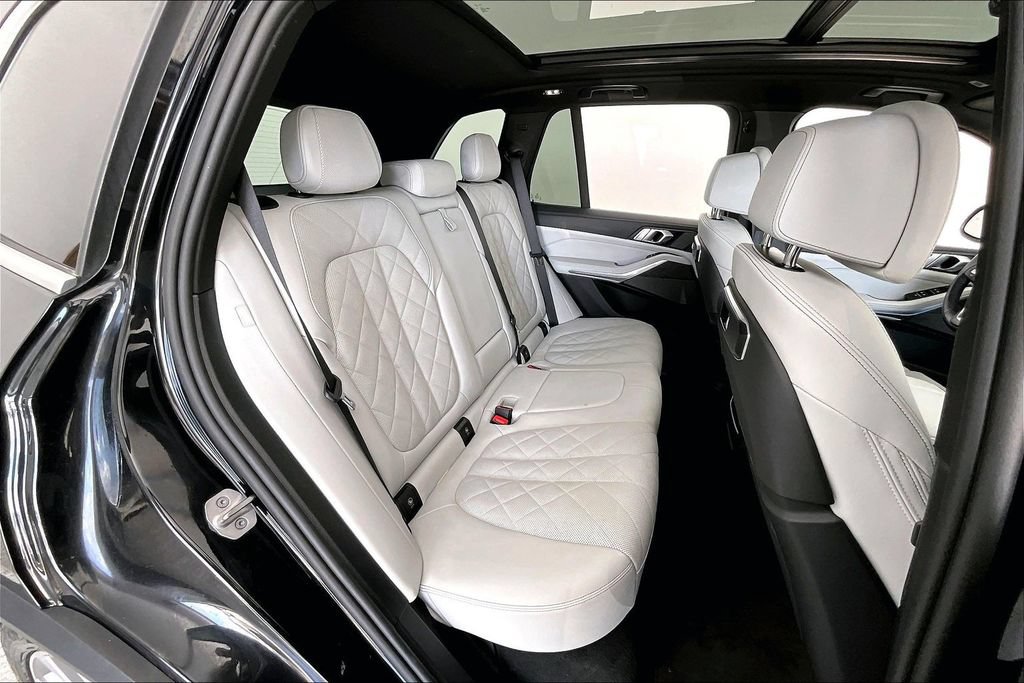 Used 2025 BMW X5 xDrive40i AWD/4WD image 33