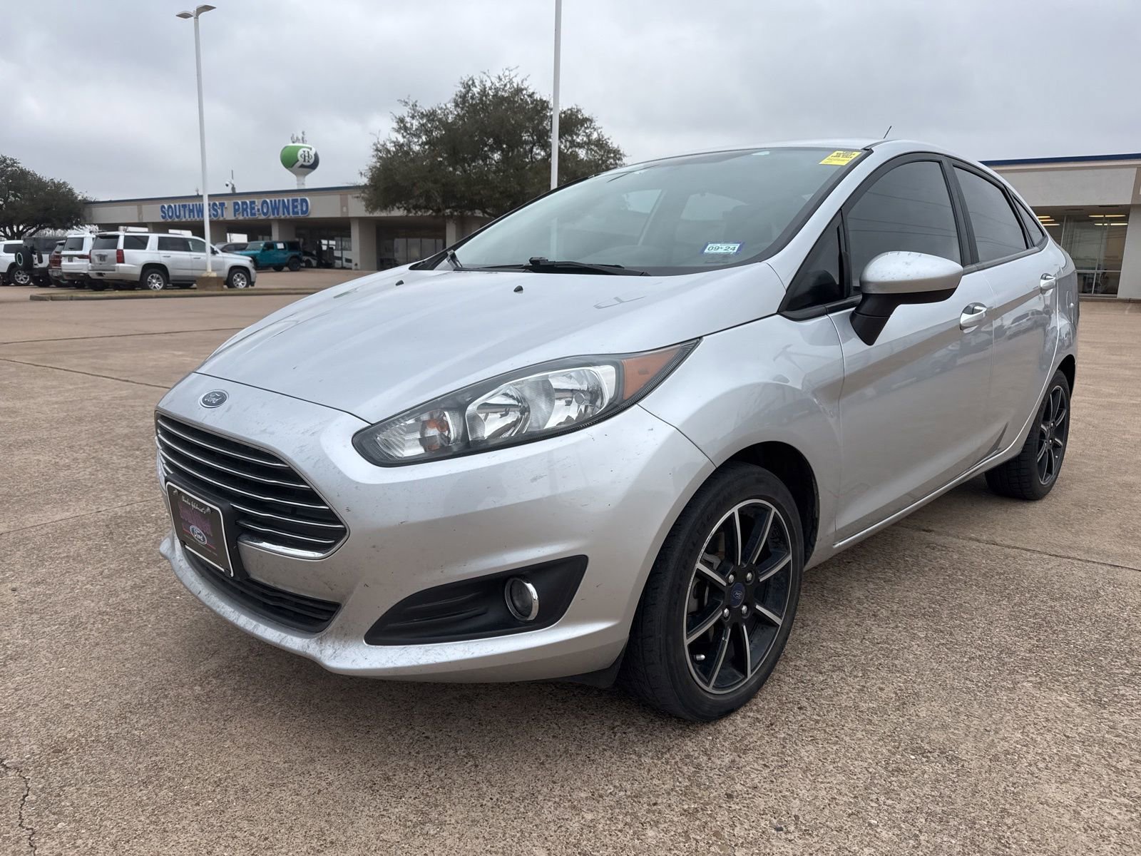 Used 2018 Ford Fiesta SE w/ Equipment Group 201A image 3