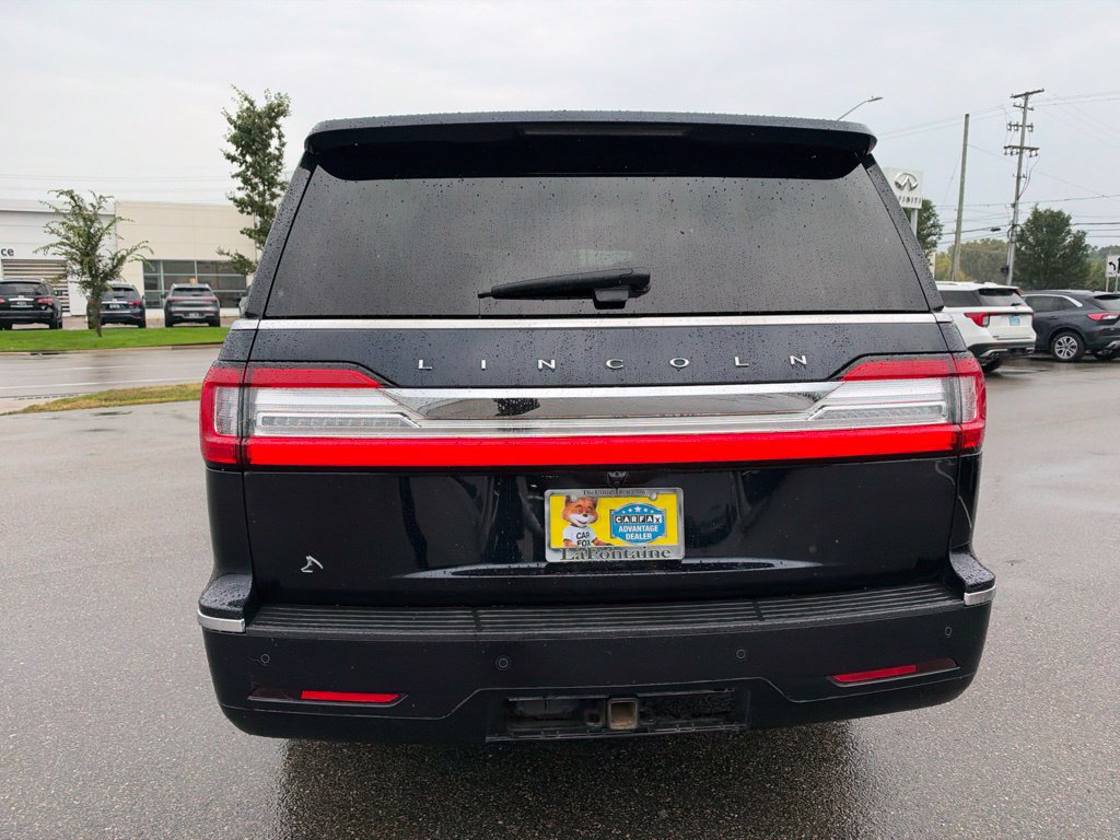 Used 2021 Lincoln Navigator L Reserve w/ Luxury Package AWD/4WD image 4