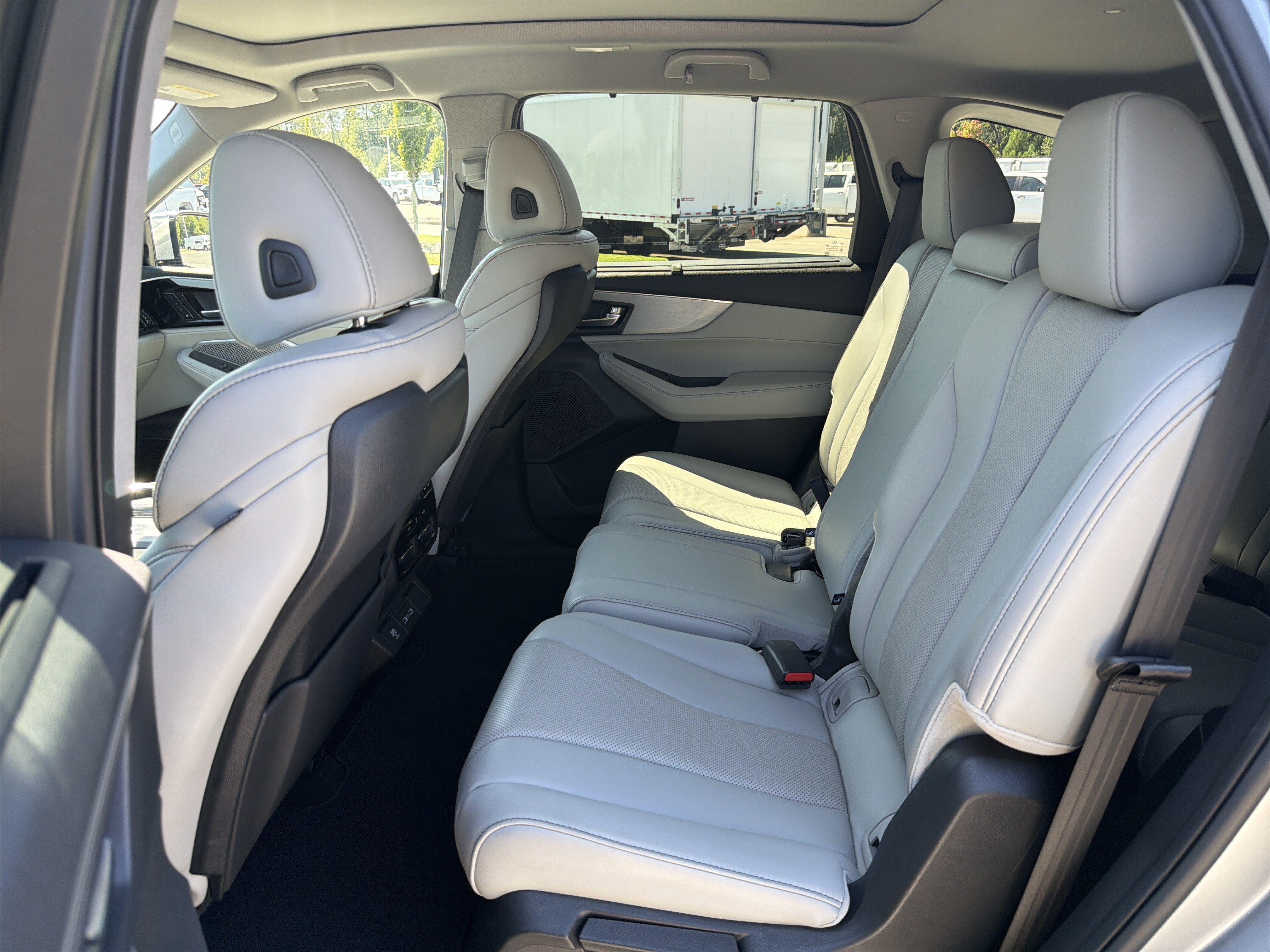 Certified 2024 Acura MDX w/ Technology Package FWD image 31